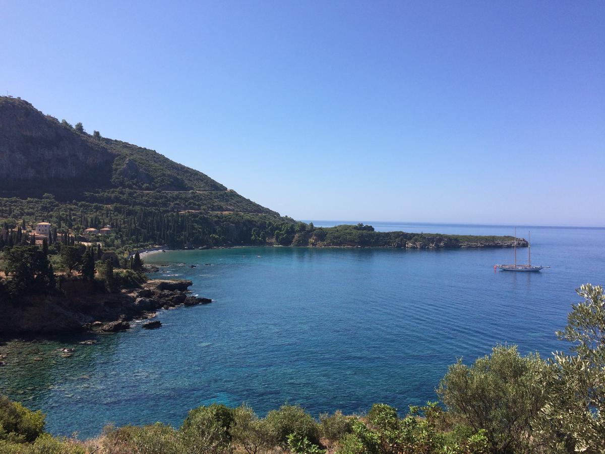 Les Sirenes Kardamili Hotel Buitenkant foto