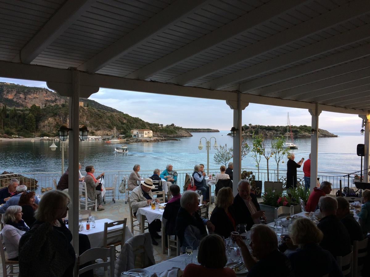 Les Sirenes Kardamili Hotel Buitenkant foto