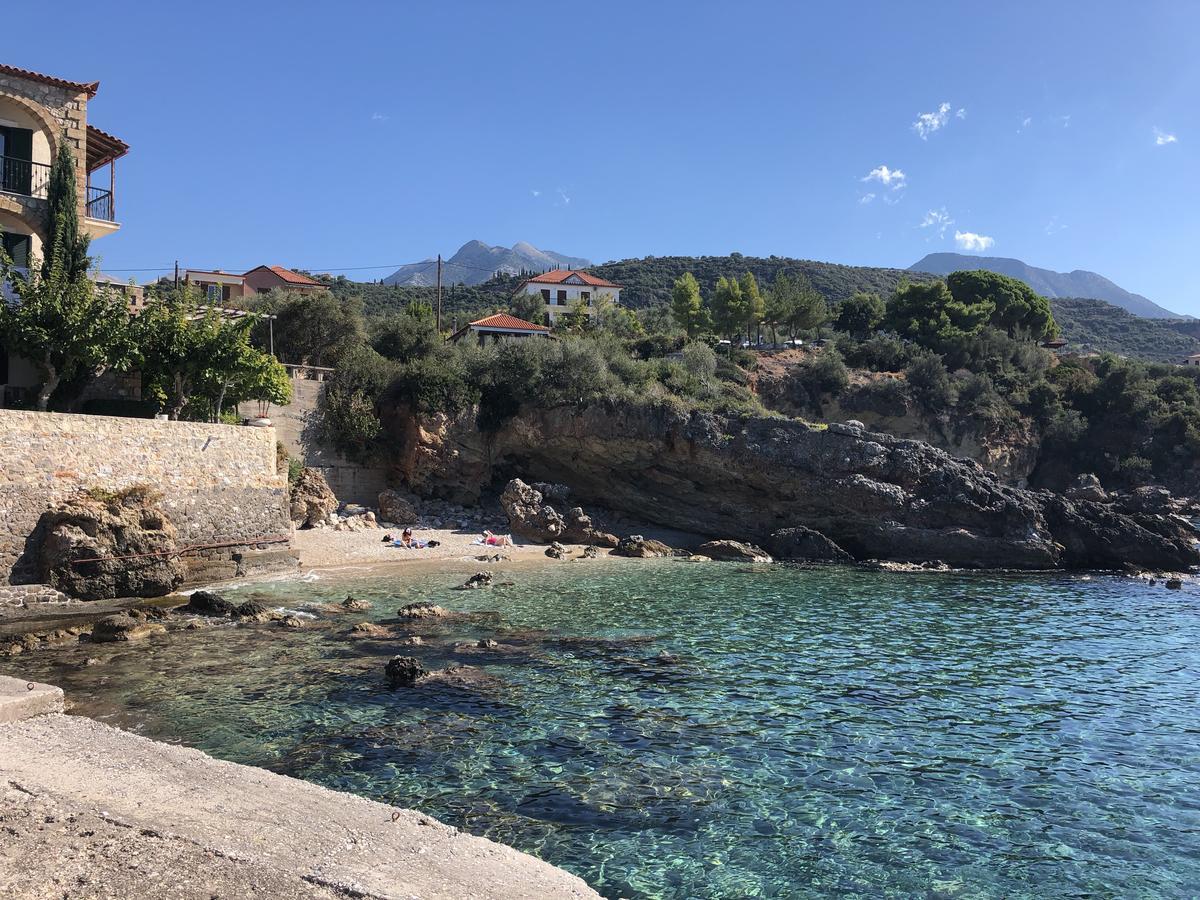 Les Sirenes Kardamili Hotel Buitenkant foto