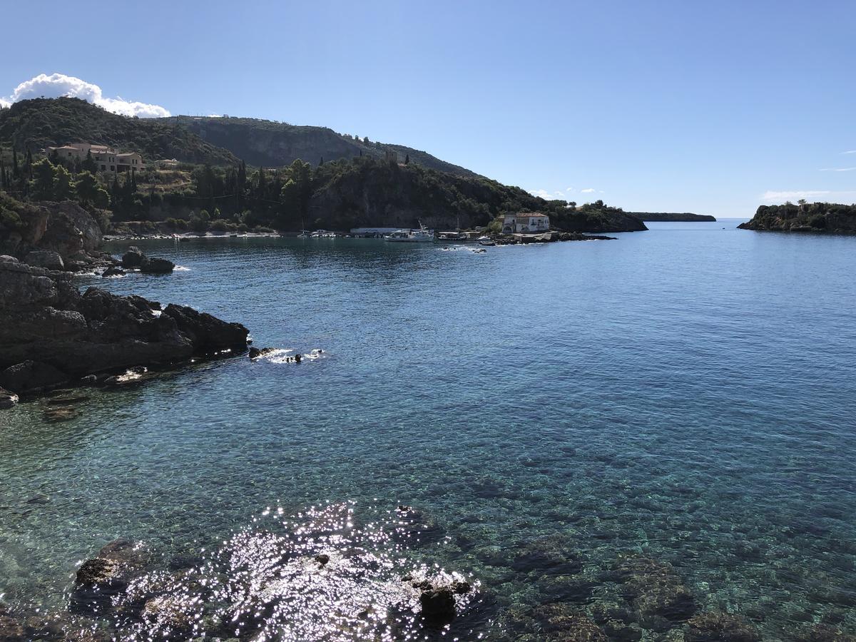 Les Sirenes Kardamili Hotel Buitenkant foto